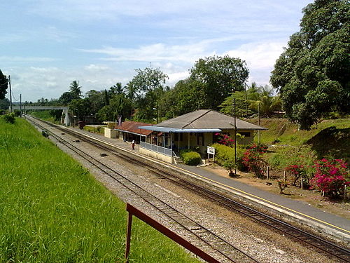 Labis railway station